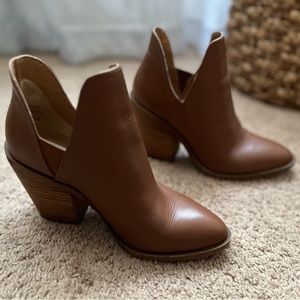 Steve Madden Brown Leather Bootie - Size 7